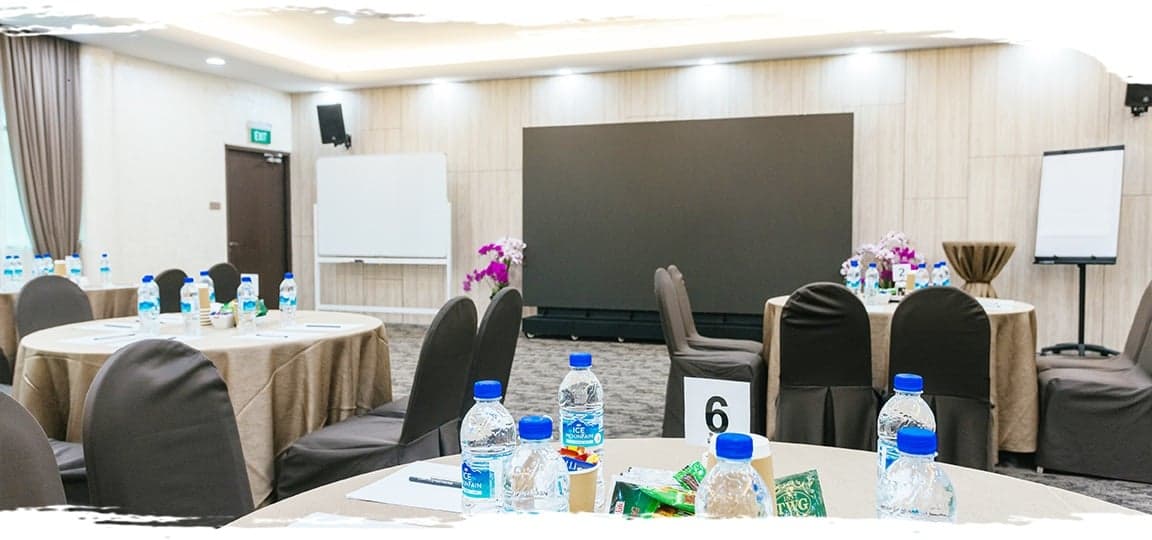 Orchid Room at Civil Service Club @ Bukit Batok – Singapore wedding venue photo 12 of 14