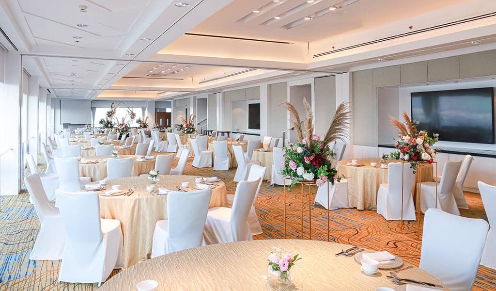 Skai Suites at Fairmont Singapore and Swissôtel The Stamford – Singapore wedding venue photo 8 of 14