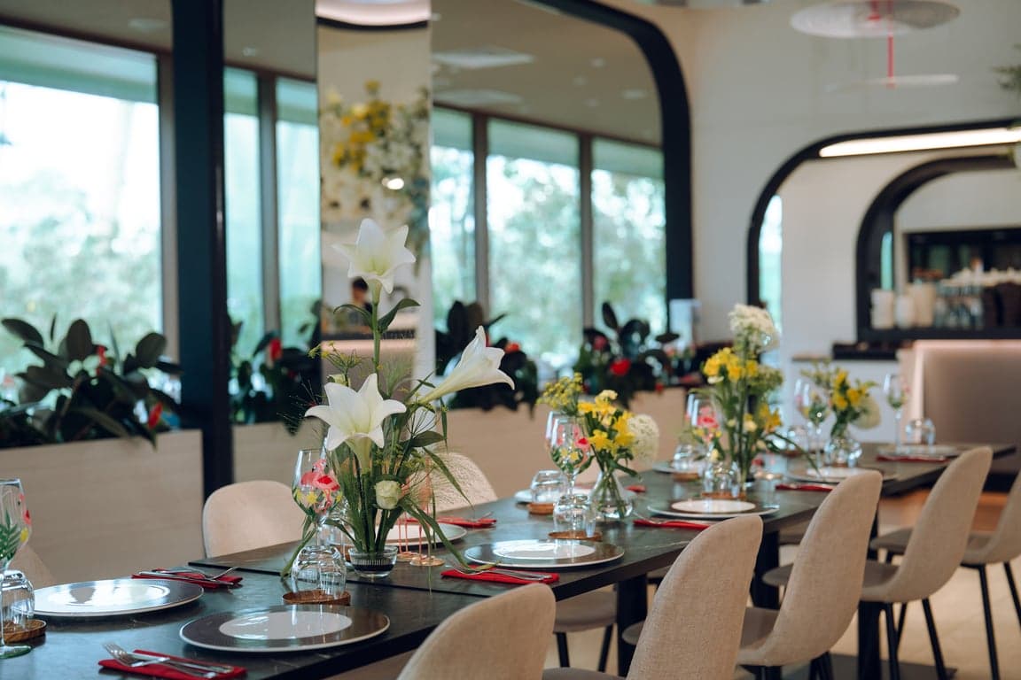 Crimson Restaurant At Bird Paradise at Mandai Wildlife Reserve – Singapore wedding venue photo 3 of 12