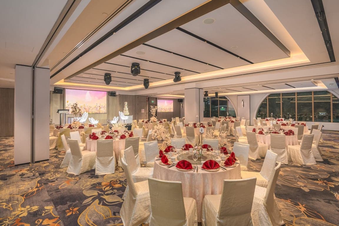 Waterfront Ballroom at Grand Copthorne Waterfront Hotel Singapore – Singapore wedding venue photo 16 of 17