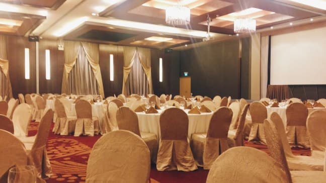 Ballroom I at Serangoon Gardens Country Club – Singapore wedding venue photo 2 of 9