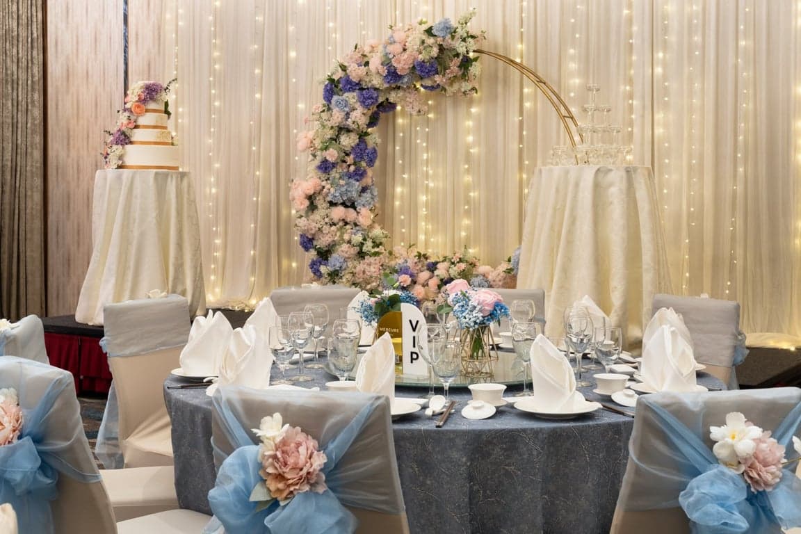 Queen Ballroom at Mercure Singapore Bugis – Singapore wedding venue photo 6 of 6