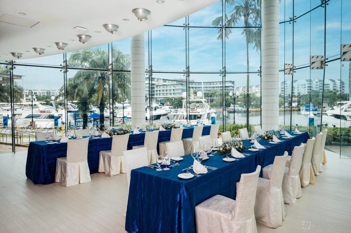 Bar Nebula at ONE°15 Marina Sentosa Cove – Singapore wedding venue photo 3 of 19