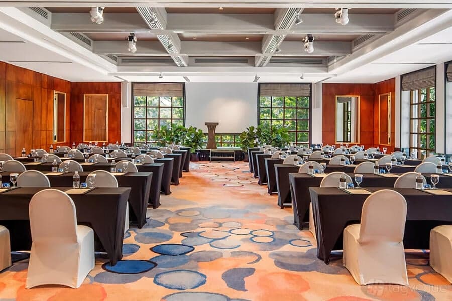 Straits Ballroom at Sofitel Singapore Sentosa – Singapore wedding venue photo 7 of 9