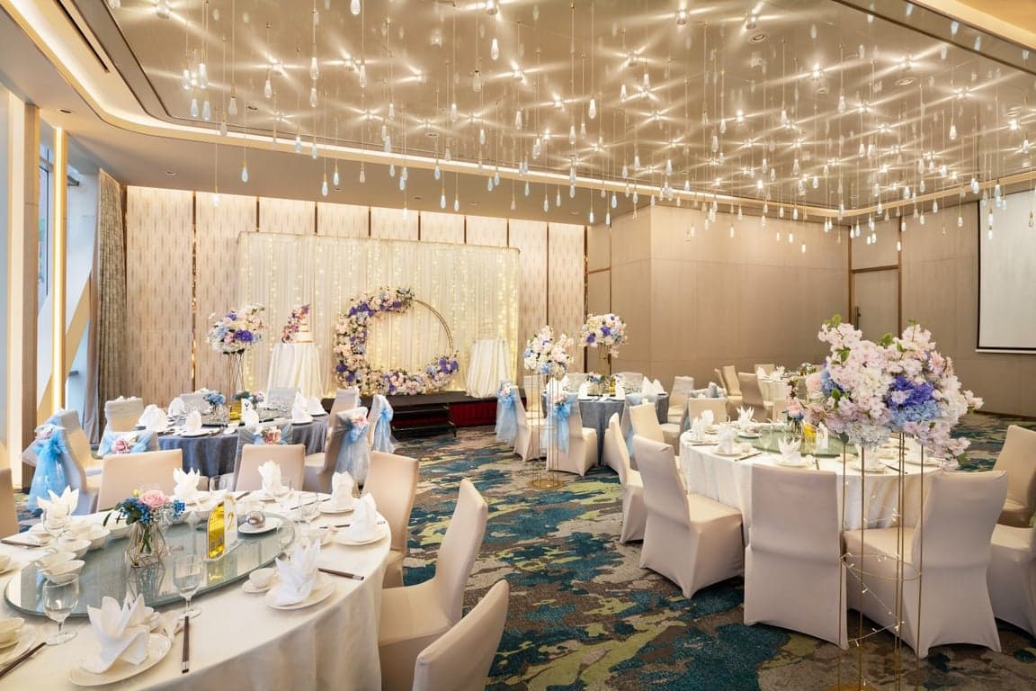 Queen Ballroom at Mercure Singapore Bugis – Singapore wedding venue photo 5 of 6
