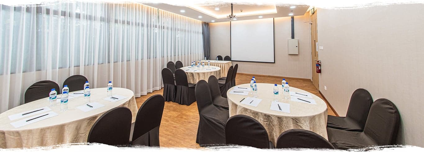 Hilltop Garden Restaurant at Civil Service Club @ Bukit Batok – Singapore wedding venue photo 1 of 5