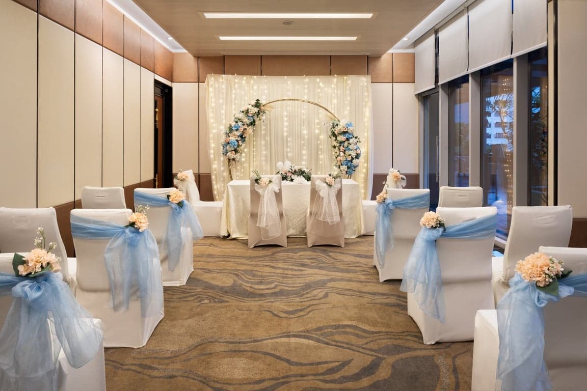 Queen Ballroom at Mercure Singapore Bugis – Singapore wedding venue photo 4 of 6