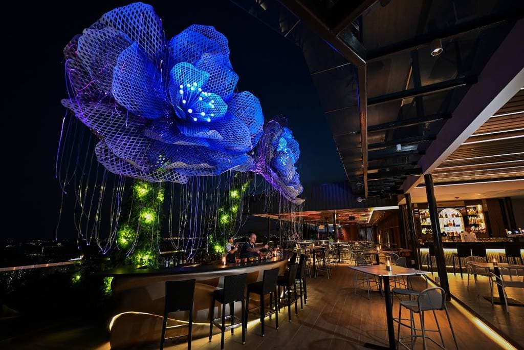 Dusk & The Mirabilis Bar at Mount Faber Peak – Singapore wedding venue photo 3 of 9