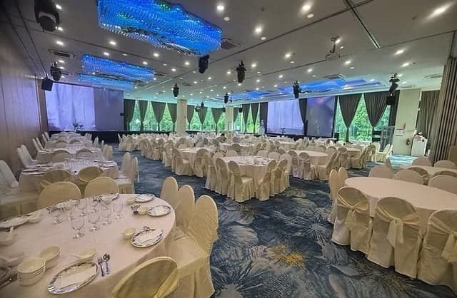 Summer Garden Restaurant Crystal Room at SAFRA Mount Faber Club – Singapore wedding venue photo 1 of 1