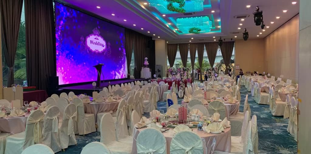 Summer Garden Restaurant Diamond Ballroom at SAFRA Mount Faber Club – Singapore wedding venue photo 1 of 2