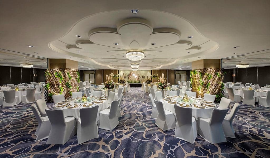 Atrium Ballroom at Fairmont Singapore and Swissôtel The Stamford – Singapore wedding venue photo 3 of 4
